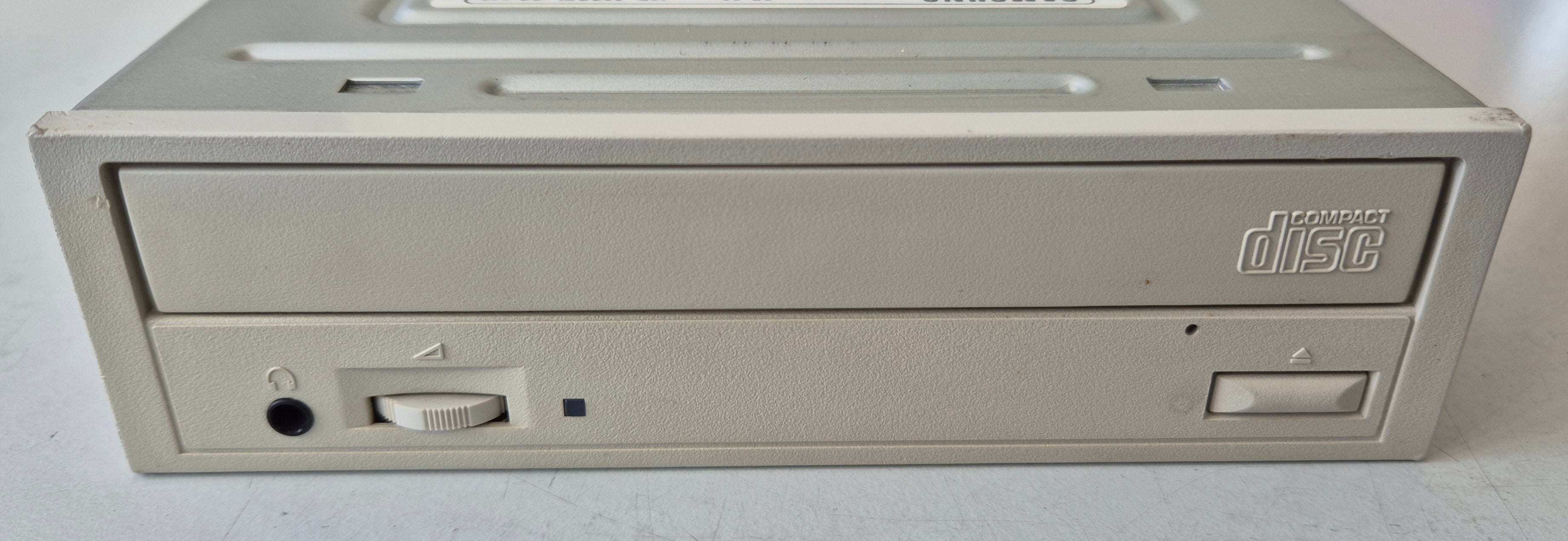 Samsung SC-148 Beige Bezel IDE CD-Master 48E CD-ROM Drive ( SC-148P/FSA ) USED
