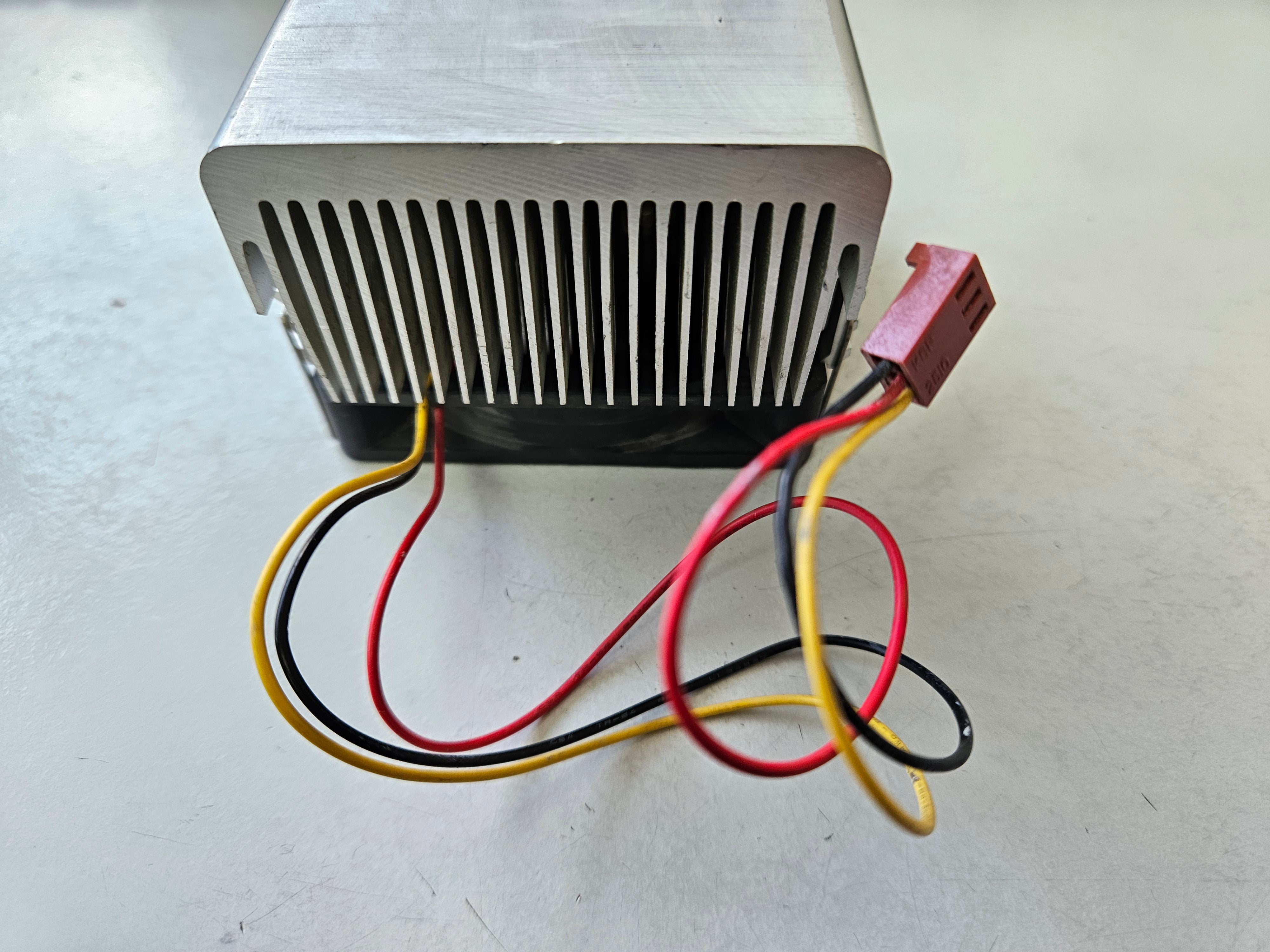 Tsunami DC12V 0.3A 3Pin 3Wire CPU Cooling Fan with Heatsink ( TSUNAMIFAN ) USED