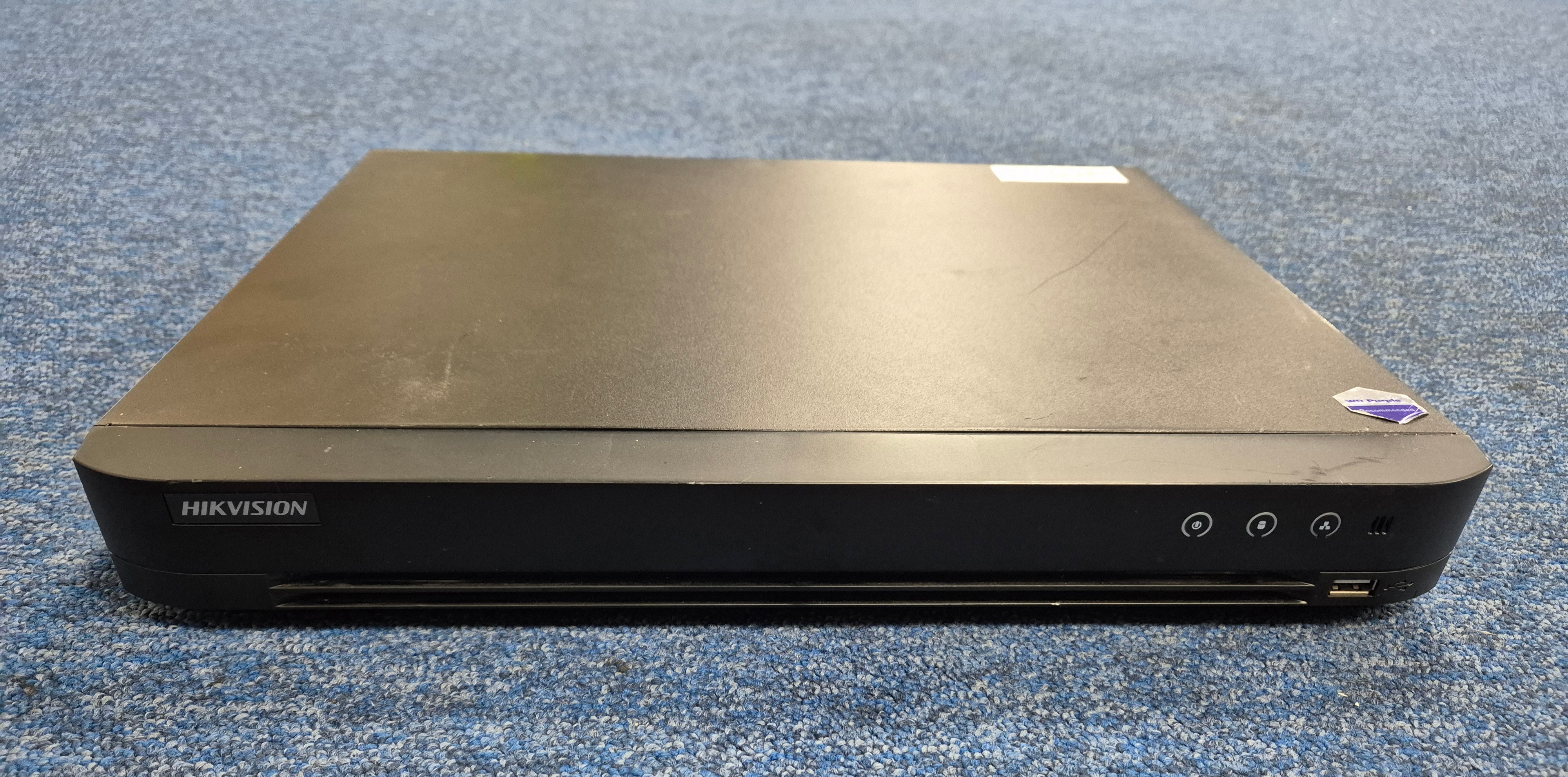 Hikvision Digital Video Recorder - Embedded Net DVR 2x4TB HDD - passwords reset NO PSU ( DS-7216HUHI-K2 ) USED