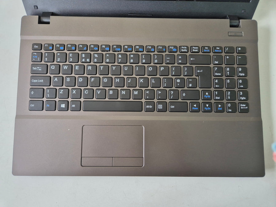 Clevo W550EU Notebook PC Dual Core NO OS NO HDD 4GB RAM Win8.1Pro COA Present 15.6" SPR
