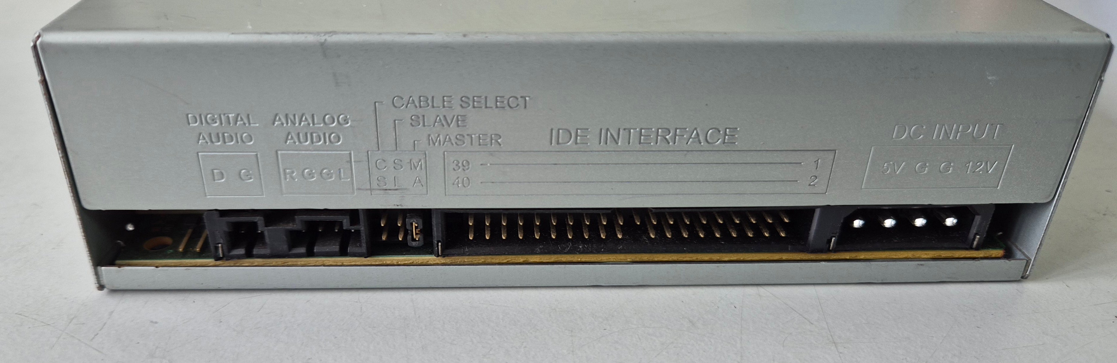 BenQ 656A 56x IDE 5.25" Beige Internal CD-ROM Drive ( 656A DF2 ) USED