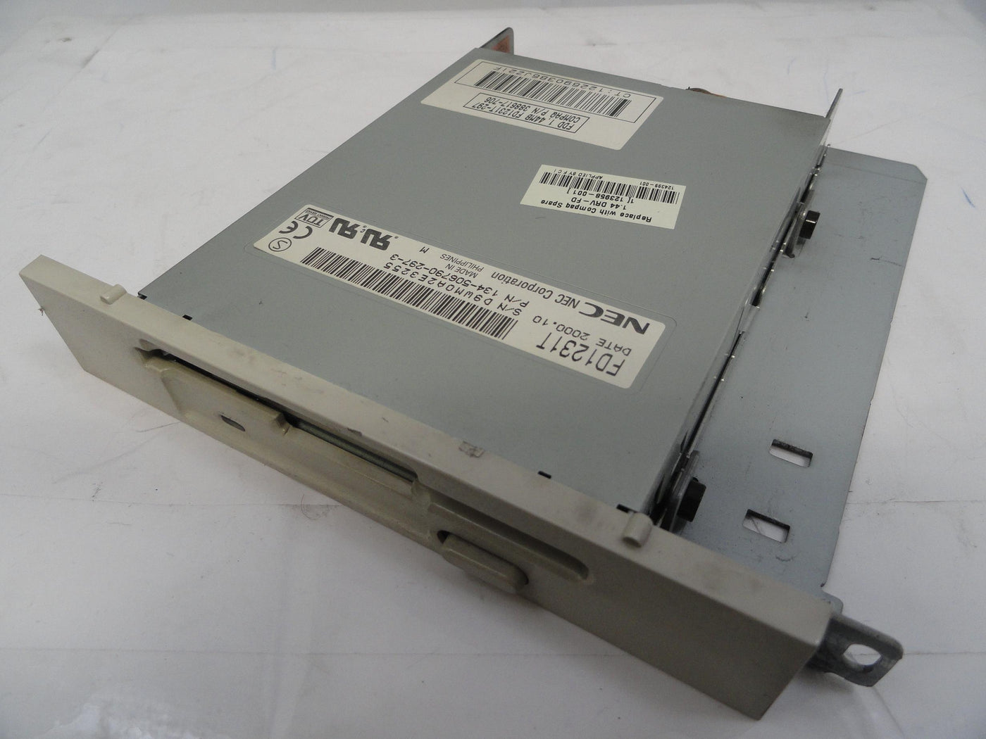 PR16663_F1231T-297_NEC 3.5in White Floppy Disc Drive in 5.25In Mount - Image3