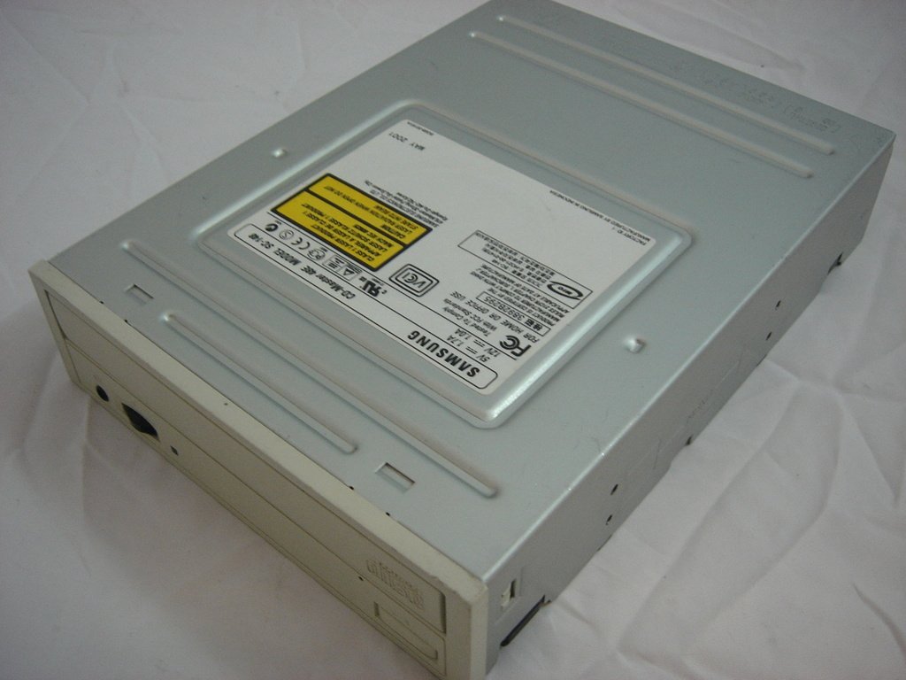 Samsung S CD-ROM Compaq White Bezel IDE ATAPI ( SC-148 SC-148 176135-F70  Samsung Compaq )