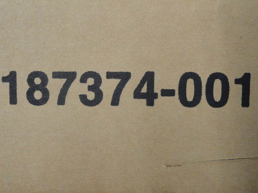 PR13616_187374-001_Compaq StorageWorks 5000 Series Rack Mount Kit - Image2