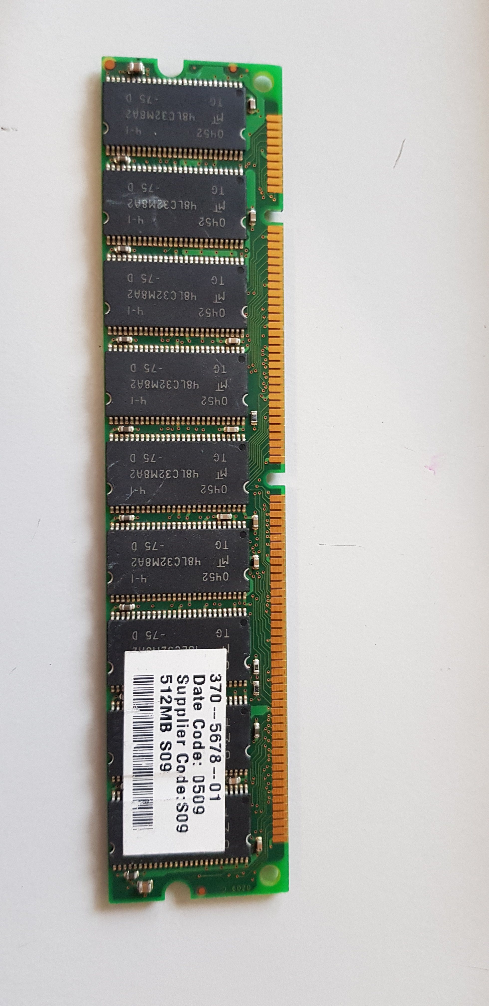 Micron 512MB PC133U CL3 ECC 168Pin SDRAM DIMM Memory Module (MT18LSDT6472AG-133D2)