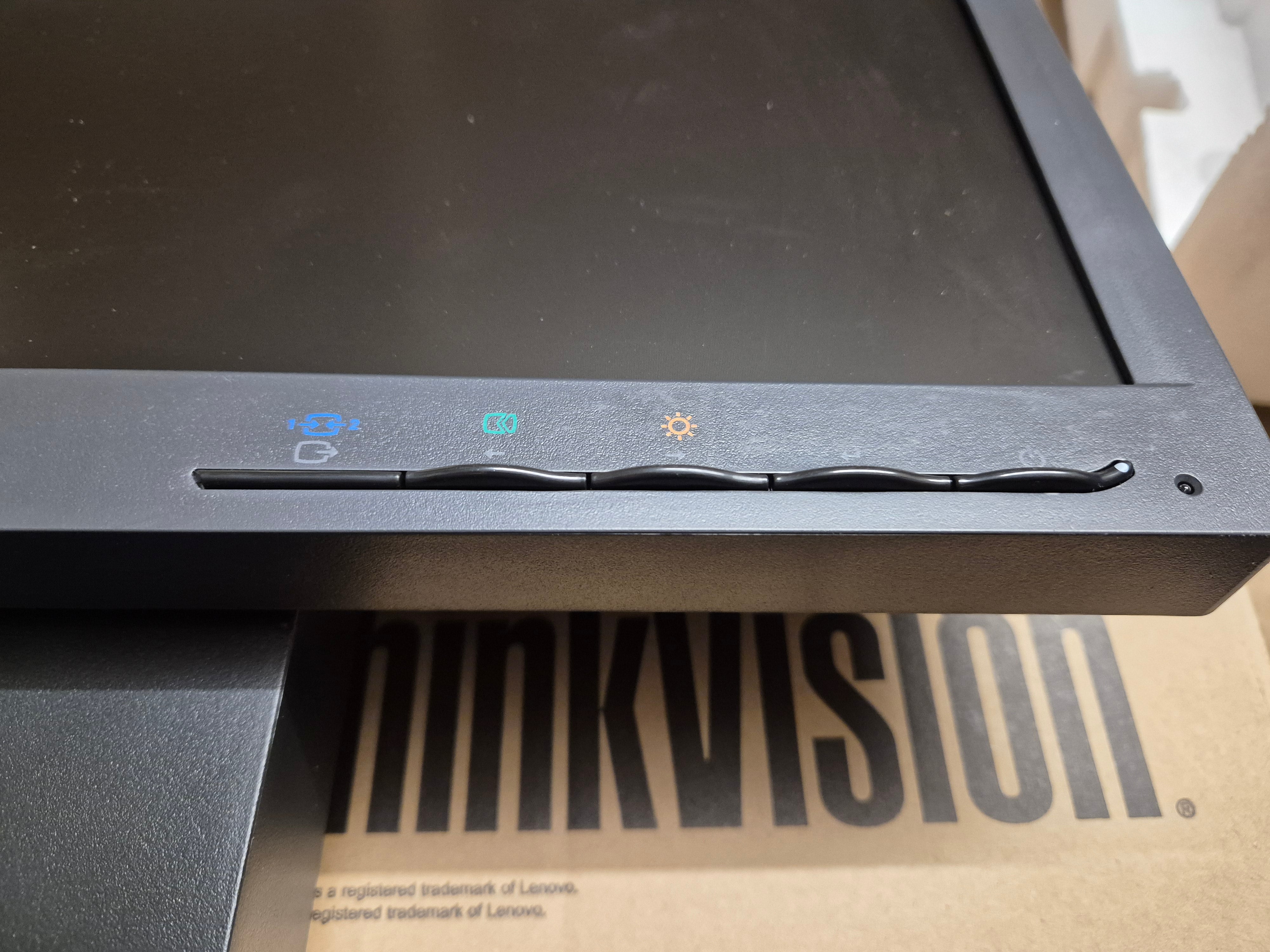 Lenovo ThinkVision LT1712p 17" LCD Flat Panel Monitor ( L1711pC 5047-HC2 03X7959 ) USED