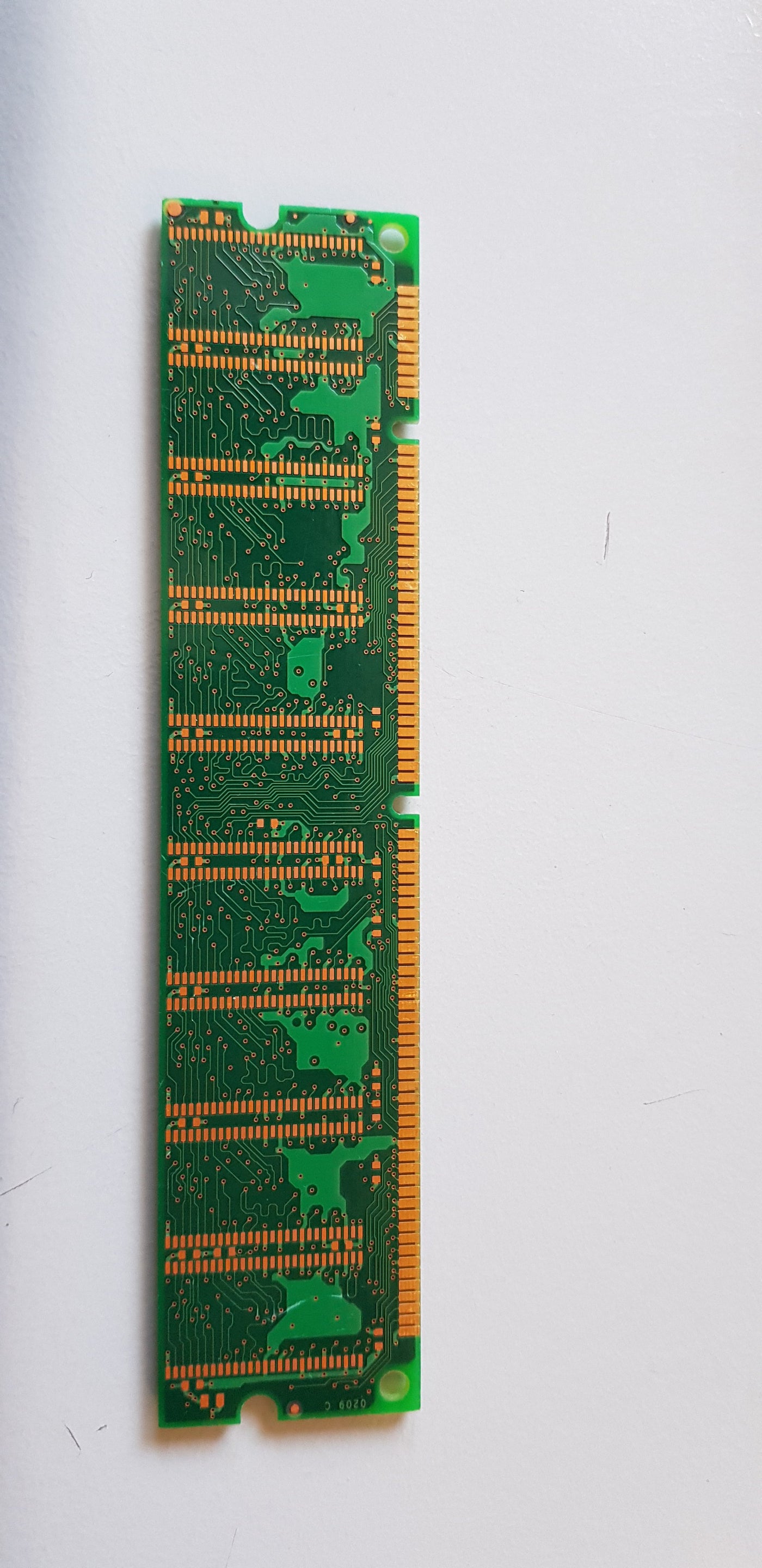 Micron 128MB PC133U CL2 133MHz 168Pin Unbuffered SDRAM DIMM ( MT8LSDT1664AG-13EG3 ) REF