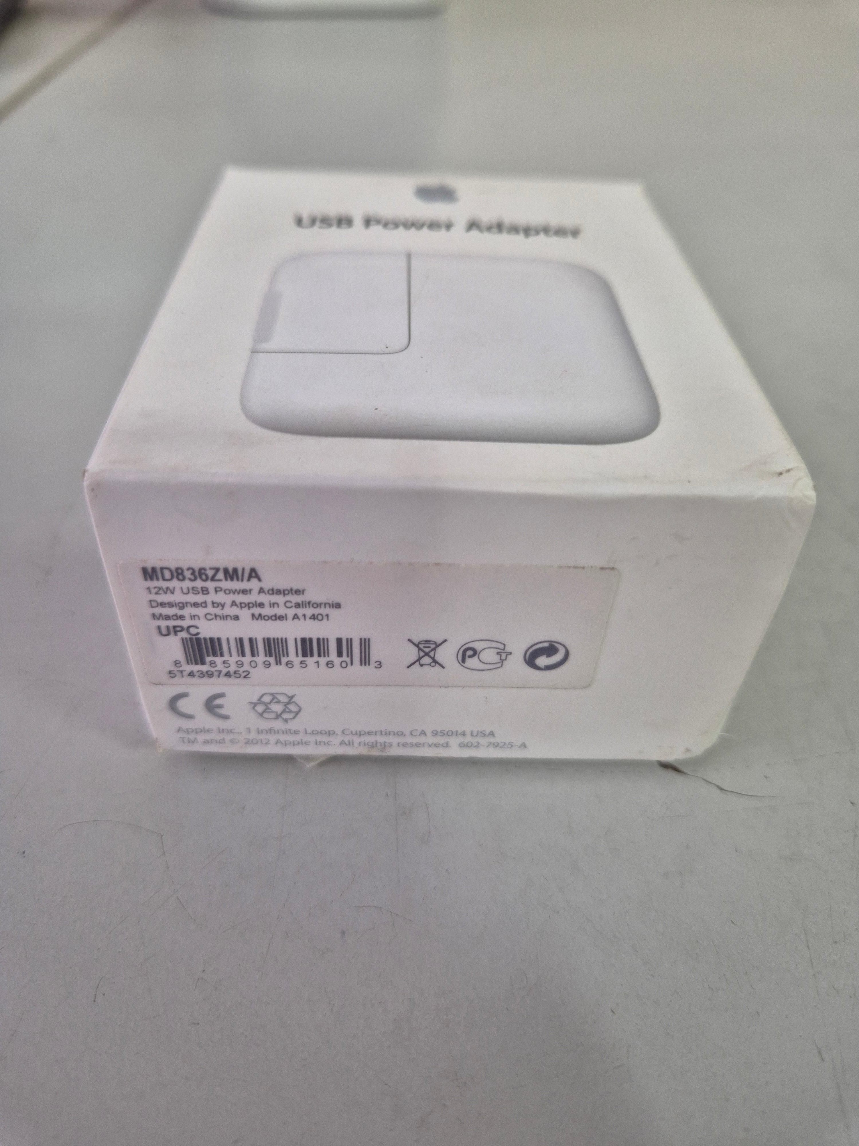 Apple A1401 12W USB Power Adapter ( MD836ZM/A ) NOB
