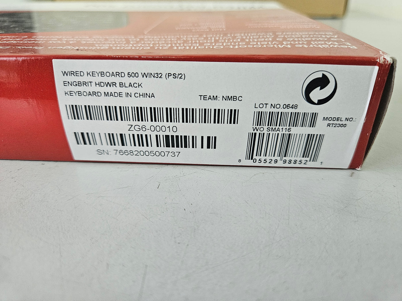 Microsoft Wired Black Keybord 500 Win32 PS/2 ( ZG6-00010 ) NEW