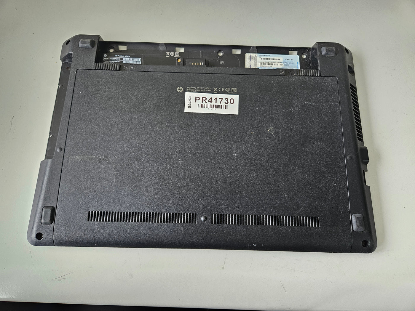 HP Probook 4540s Base Plastics with COA ( 683476-001 39.4SJ01.XXX ) USED - CRACKED PLASTICS