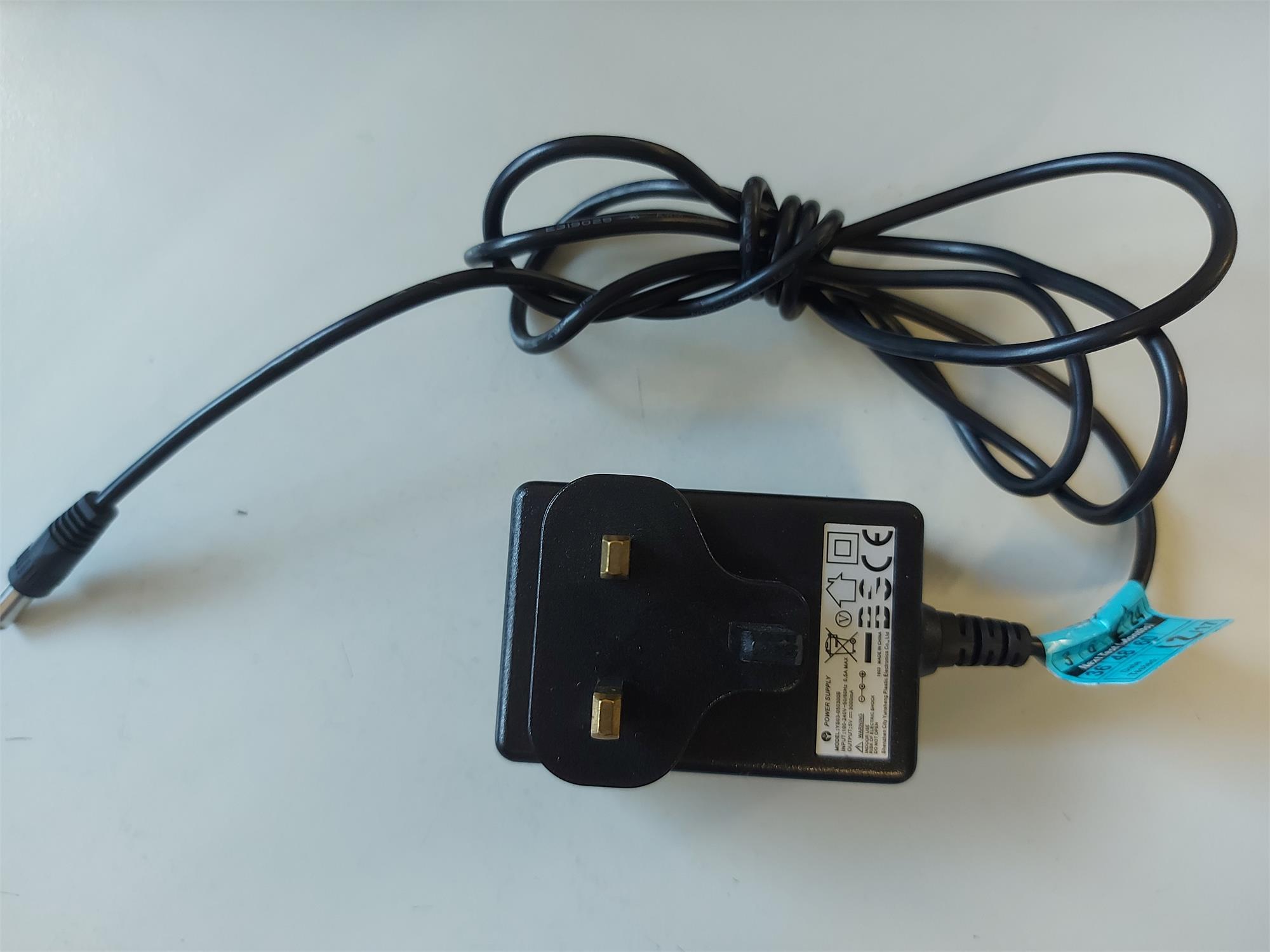 Generic 5V 3000mA power supply adapter (YS03-050300B)