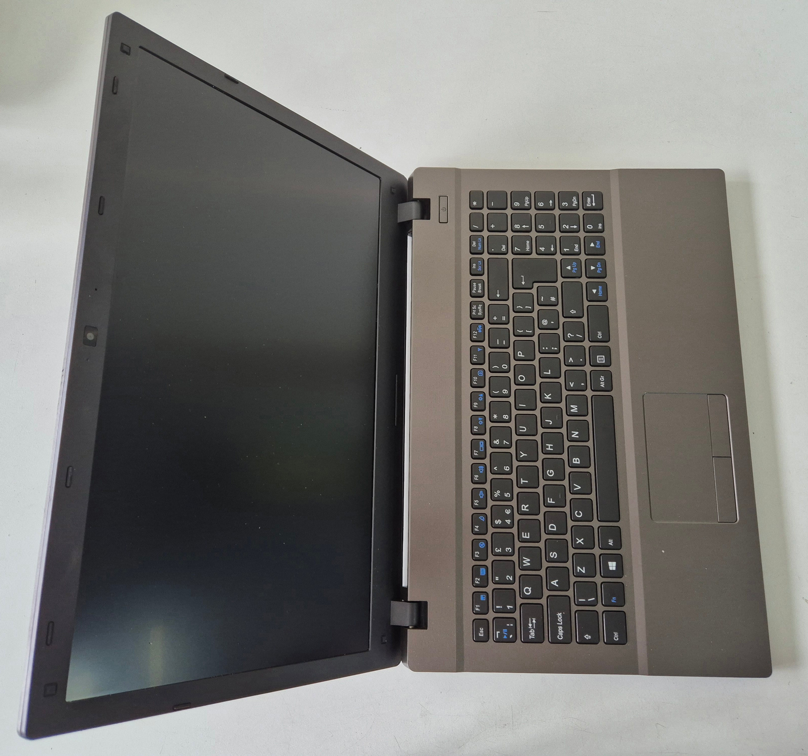 Clevo W550EU Notebook PC Dual Core NO OS NO HDD 4GB RAM Win8.1Pro COA Present 15.6" SPR