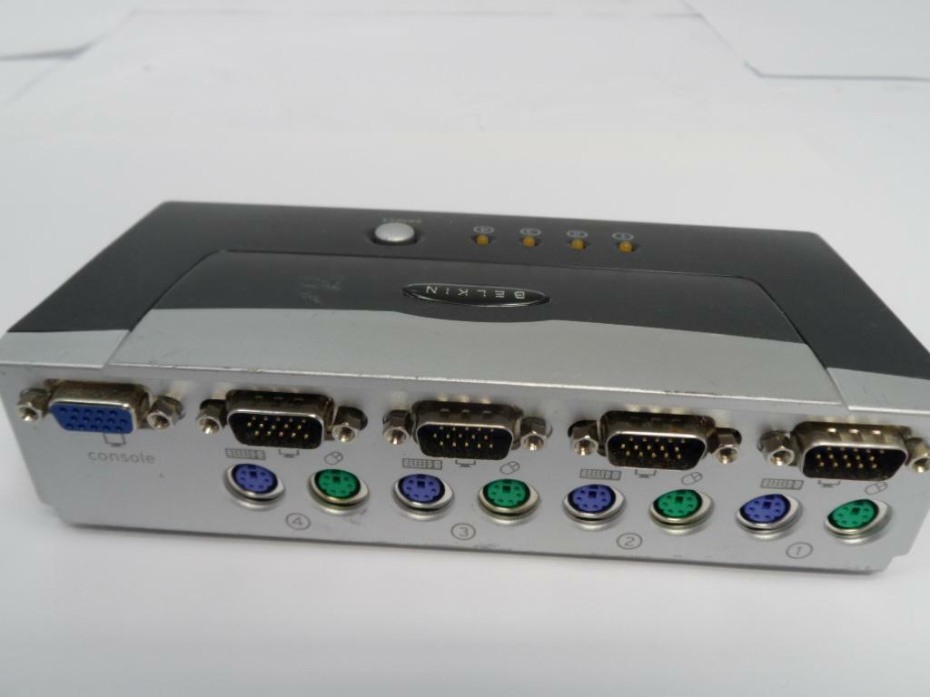 Belkin OmniView E Series 4-Port PS/2 KVM Switch ( F1DB104P ) USED