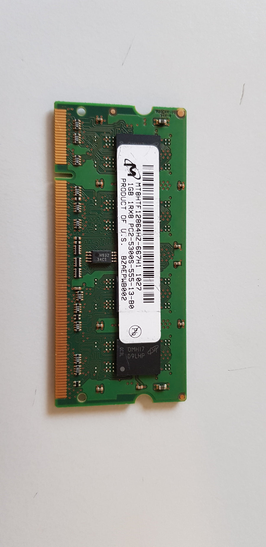 Micron 1GB DDR2-667MHz PC2-5300 non-ECC Unbuffered CL5 200-Pin SoDimm Single Rank Memory Module (MT8HTF12864HZ-667H1)
