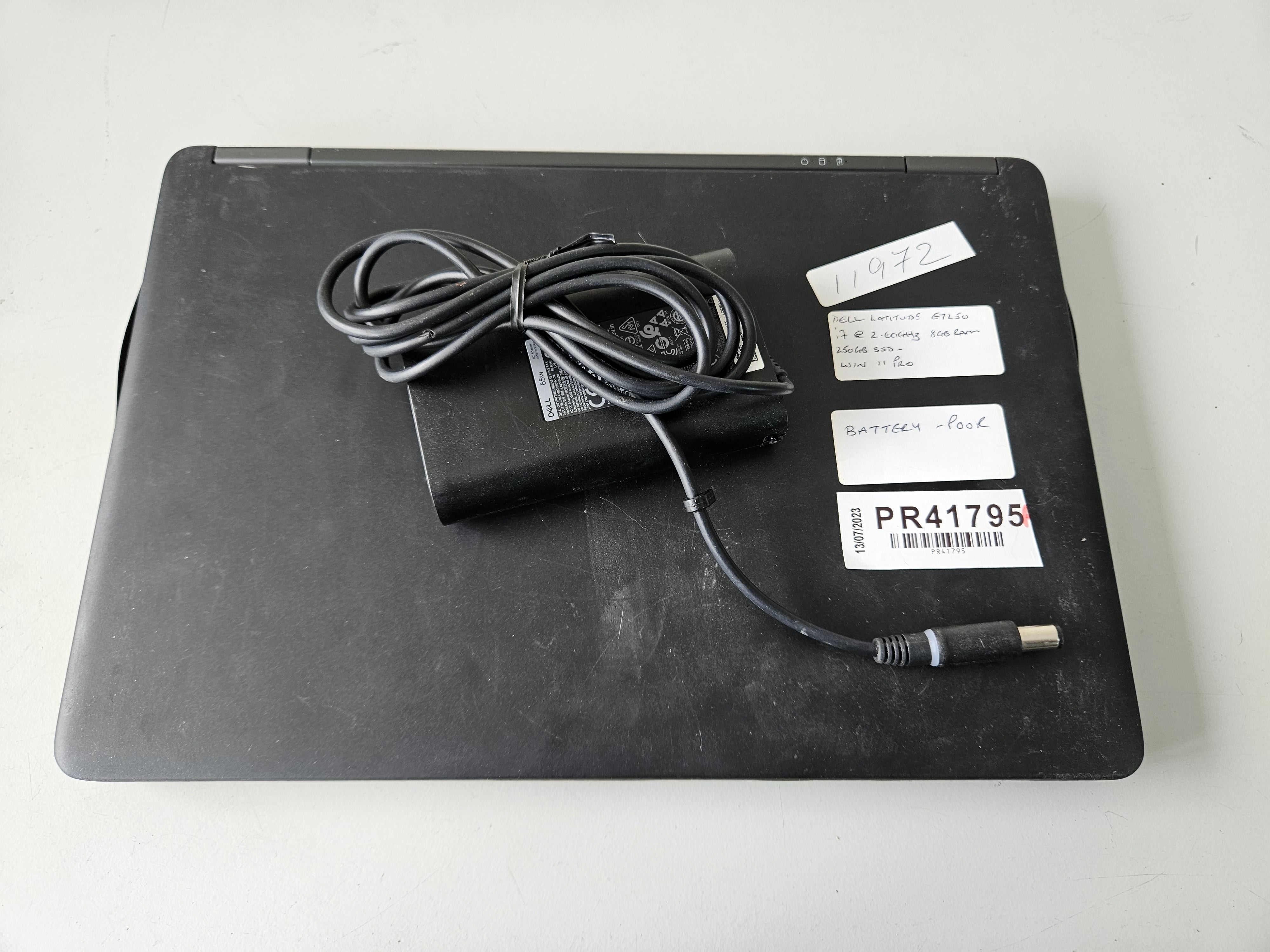 ジャンク］DELL e7250 i7-5600U 2台＋予備バッテリーx2 P22S