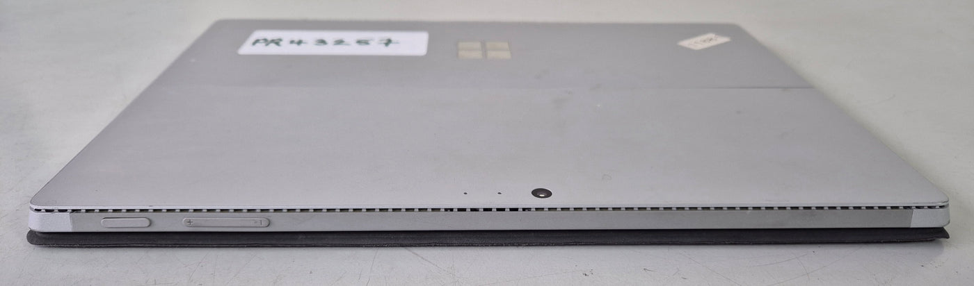 Microsoft Surface Pro 4 240GB SSD 8GB i5-6300U 2.40GHz Win10 12.3" ( 1724 ) USED