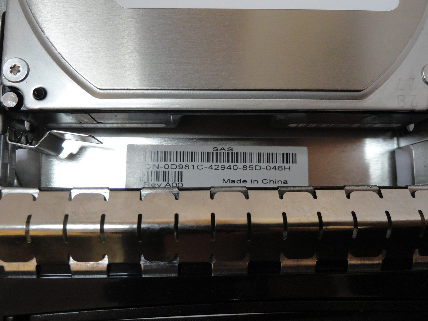 PR12503_0B22178_Hitachi Dell 147GB SAS 15Krpm 3.5in HDD - Image2