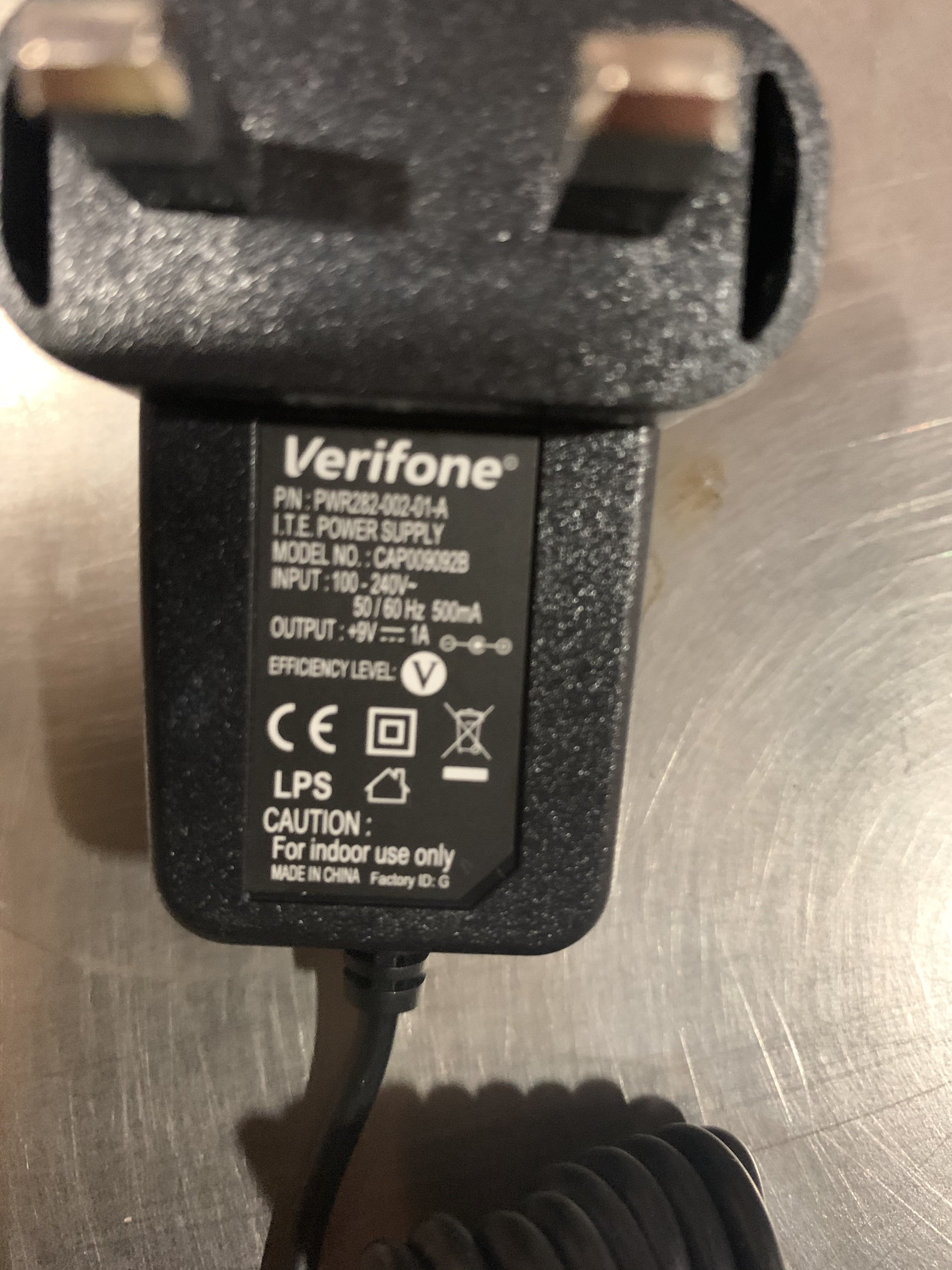 VeriFone IN 100-240V 500mA OUT 9V 1A Vx820 pin pad power supply ( PWR282-001-01-A CAP009092B ) NEW