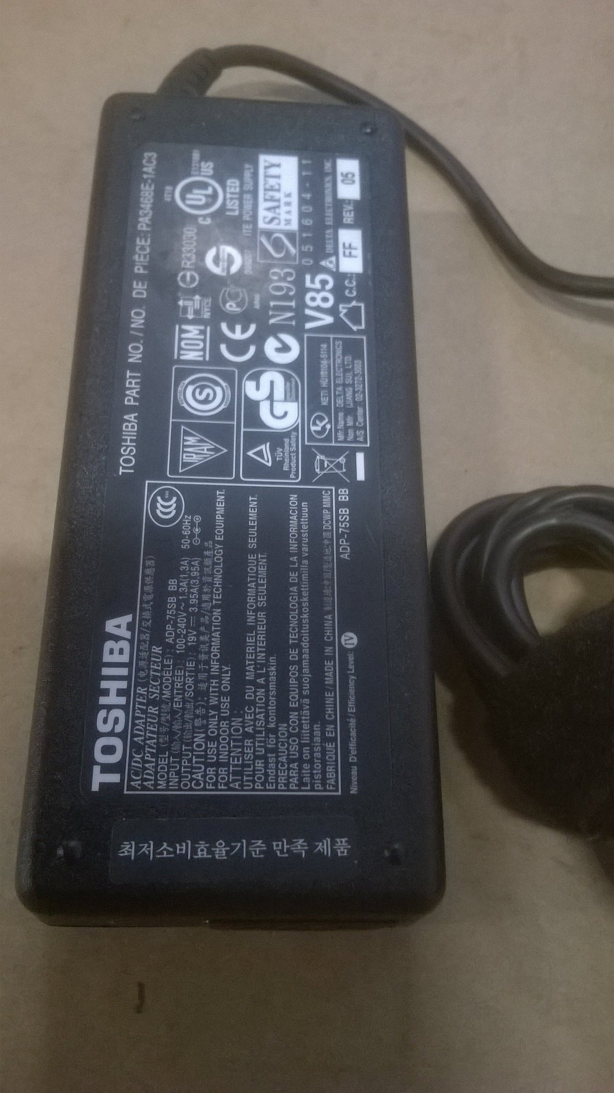 TOSHIBA AC ADAPTER 19 V 3.95A ( MODEL NO ADP-75SB BB PART NO PA3468E 1AC3 USED )