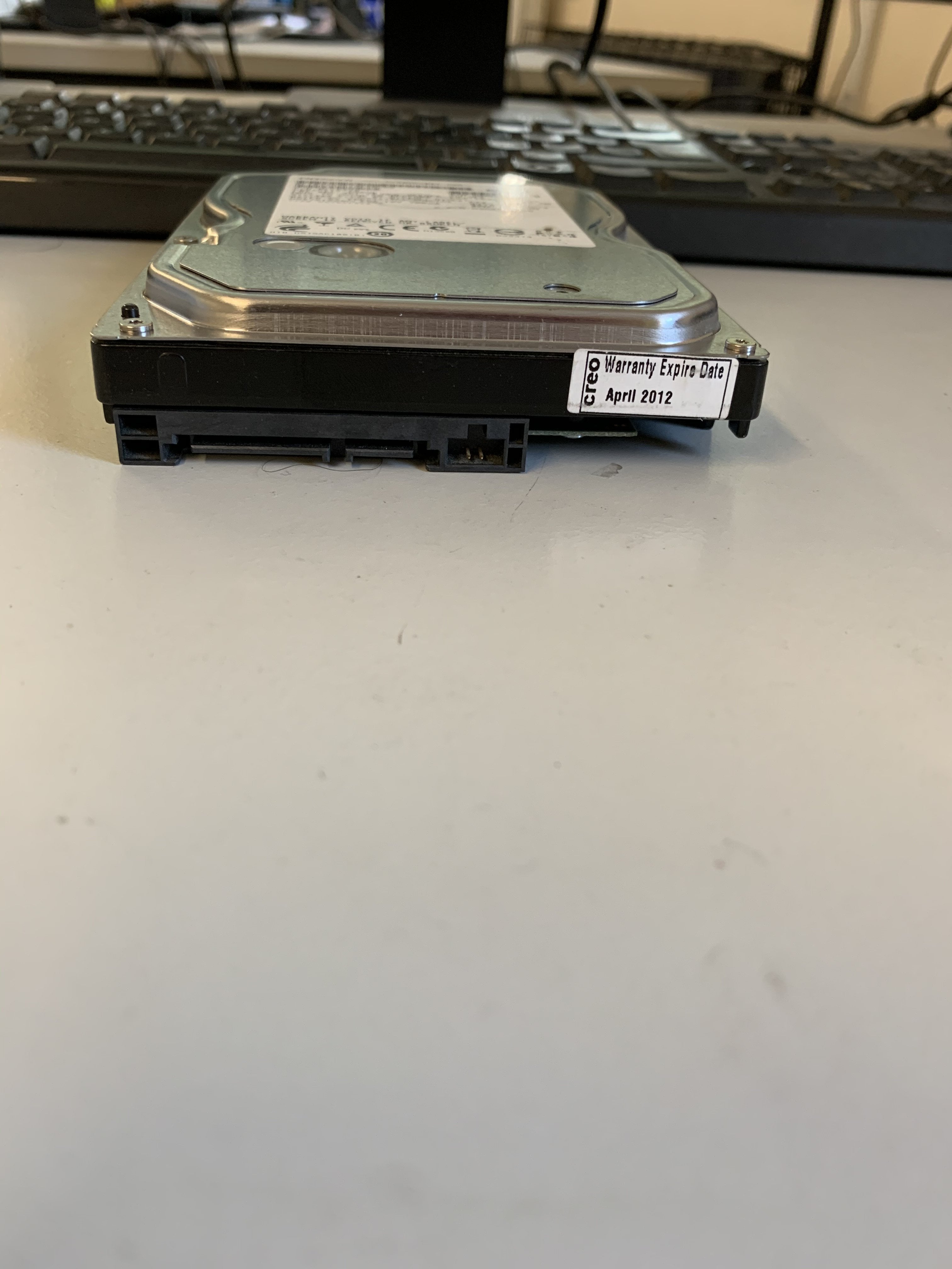 Hitachi 3.5in 250GB SATA 7200RPM HDD ( HDS721025CLA382 REF)