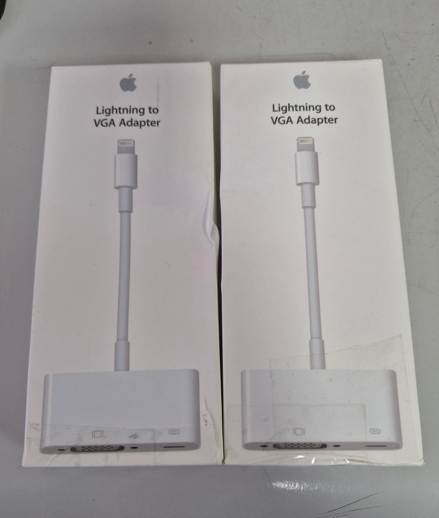 2x Apple A1439 Lightning to VGA Adapter ( MD825ZM/A ) NOB