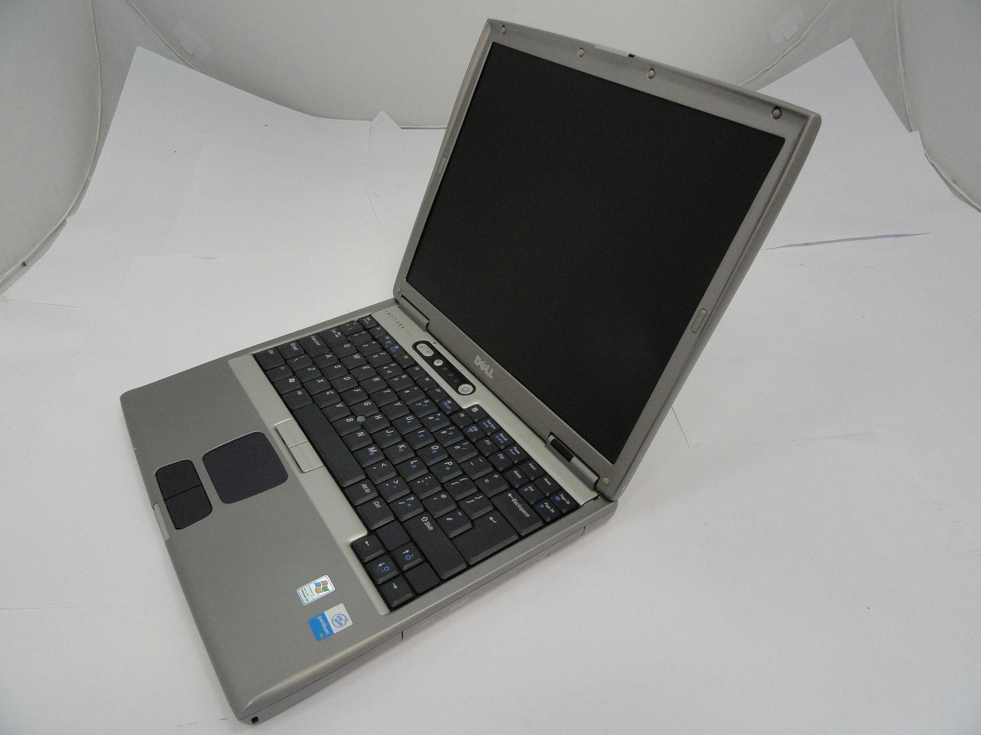 G5152 - Dell Latitude D600 1.5GHz Pentium M CPU 512Mb On-Board RAM 60Gb XP Pro Installed HDD. Bluetooth WiFi CD-RW DVD Drive - USED