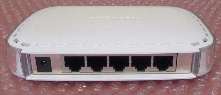 Netgear 5 Port 10/100 Mbps Switch With Power Adapter (FS605 v3 USED)