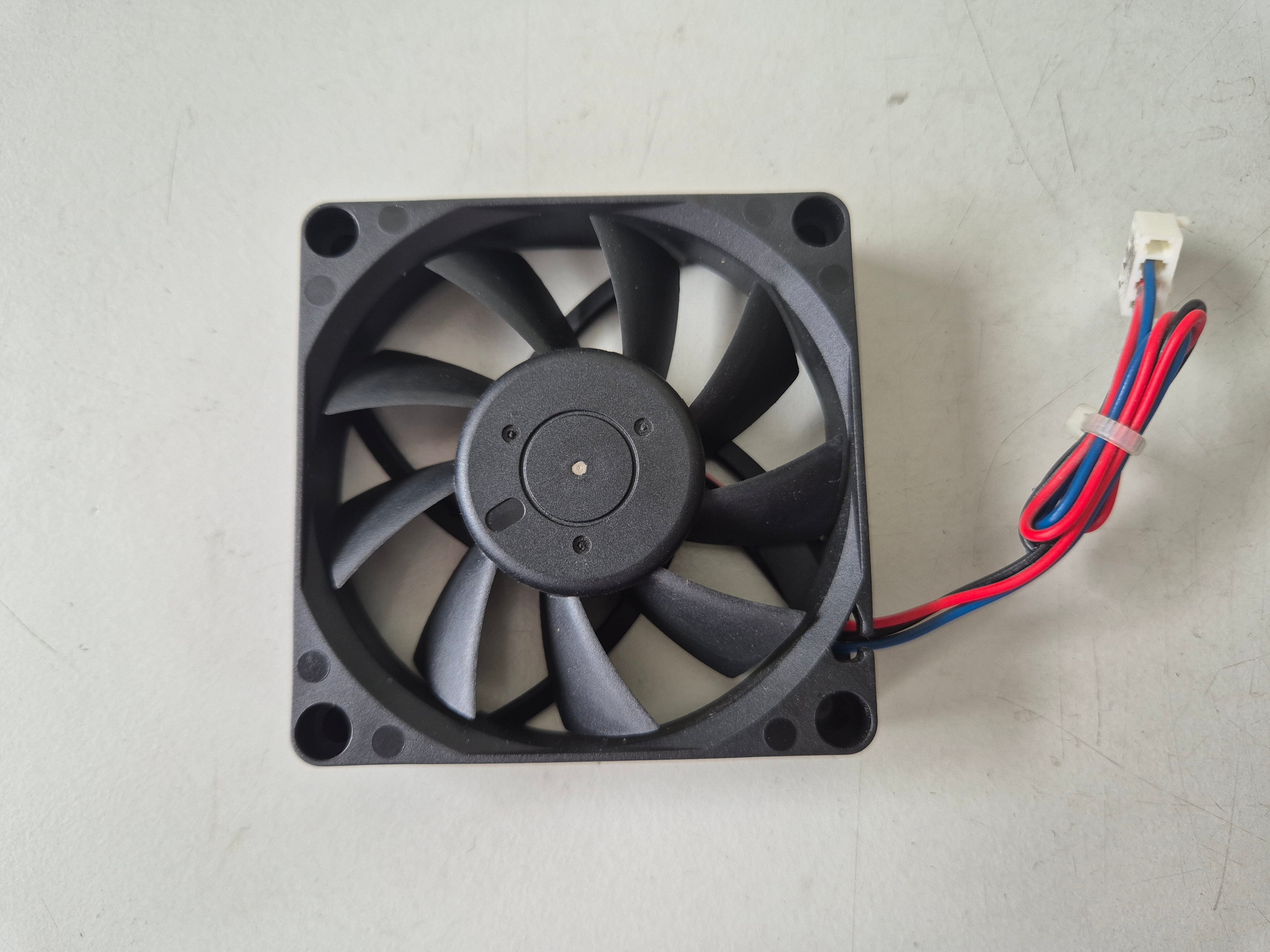 Delta Electronics DC12V 0.33A CPU Cooling Fan ( AFB0712HB ) USED