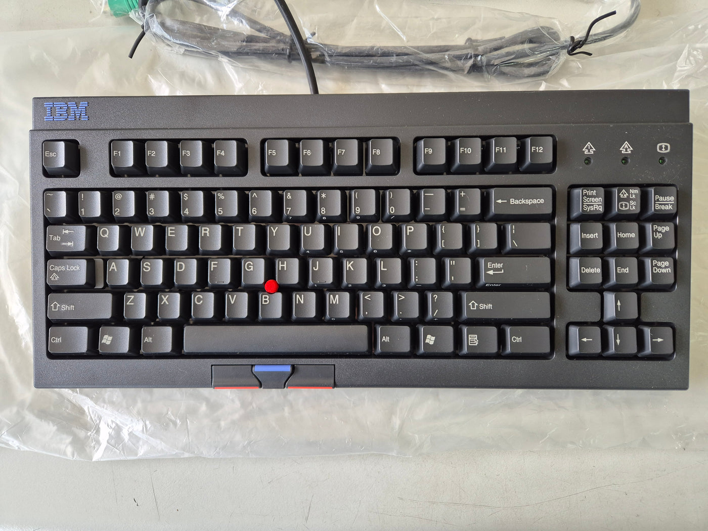 IBM RT3200 US Black Space Saver II PS/2 Wired Keyboard ( 37L0888 ) NOB
