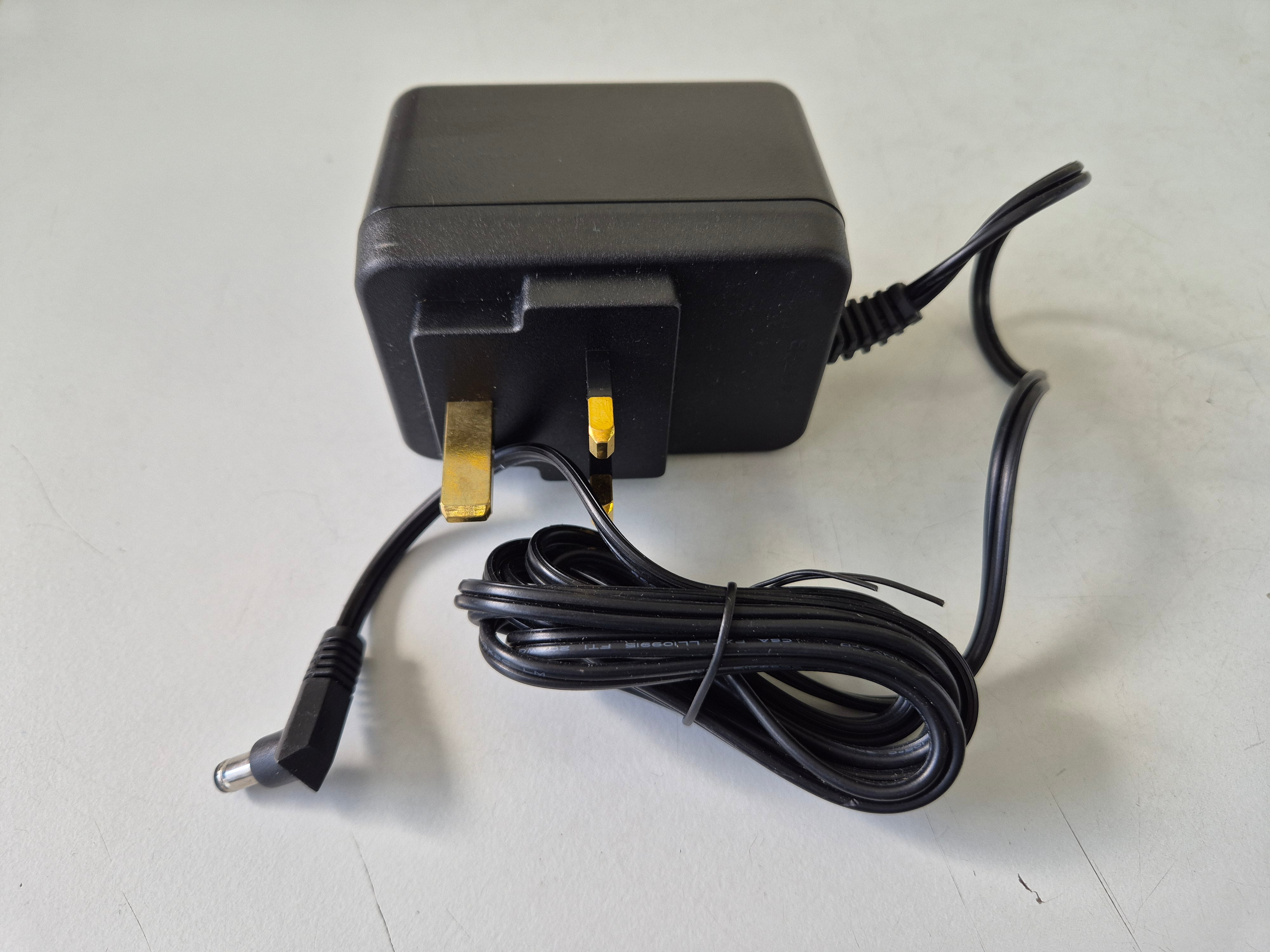 DVE AC Adaptor IN: 230-240V/50Hz/100mA OUT: 12V/1000mA ( DV-1280-3UK ) NEW