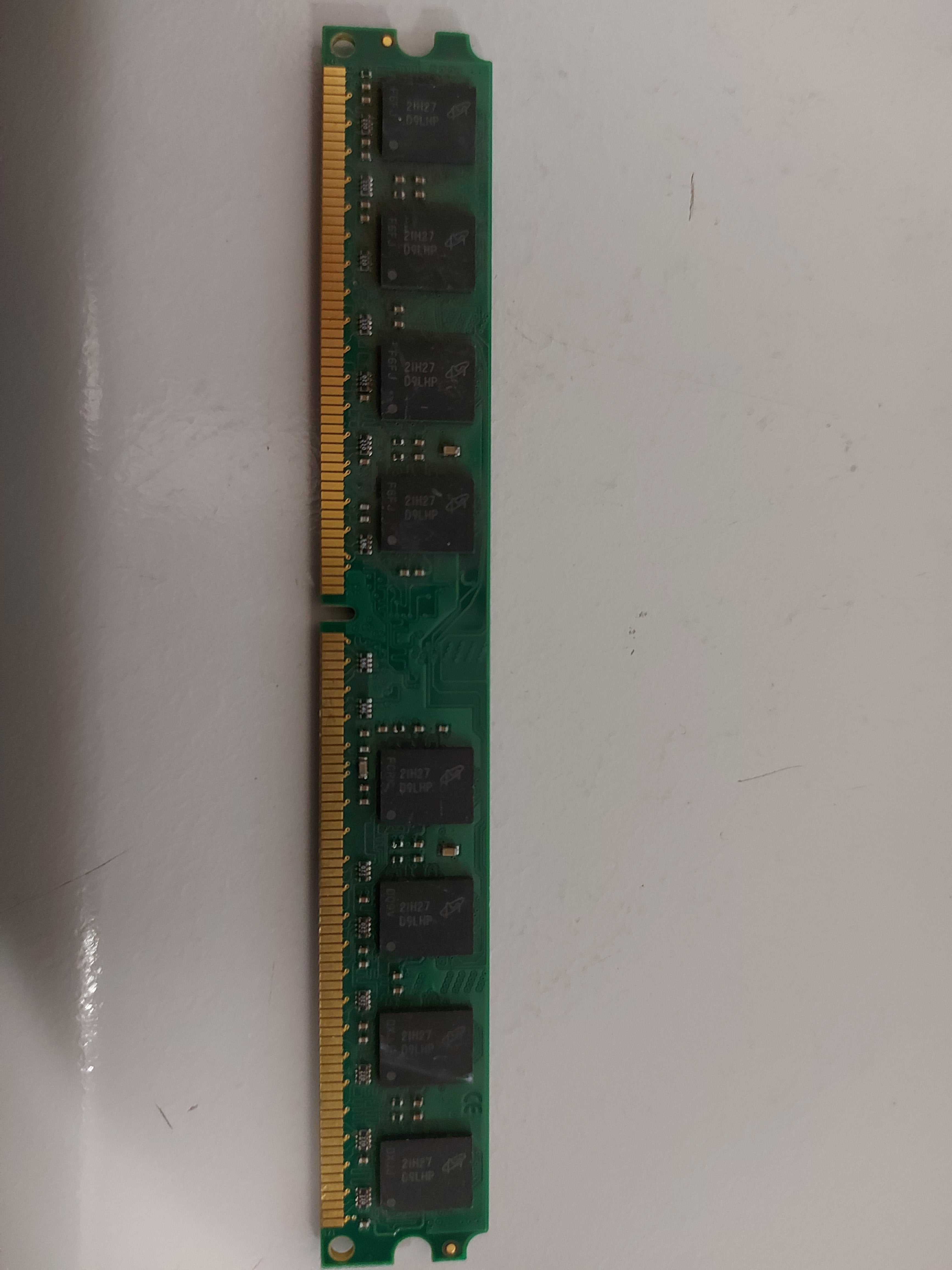 Kingston 2GB PC26400 DDR2 nonECC UnbuffCL6 240P DIMM KTD-DM8400C6/2G 9905429-008