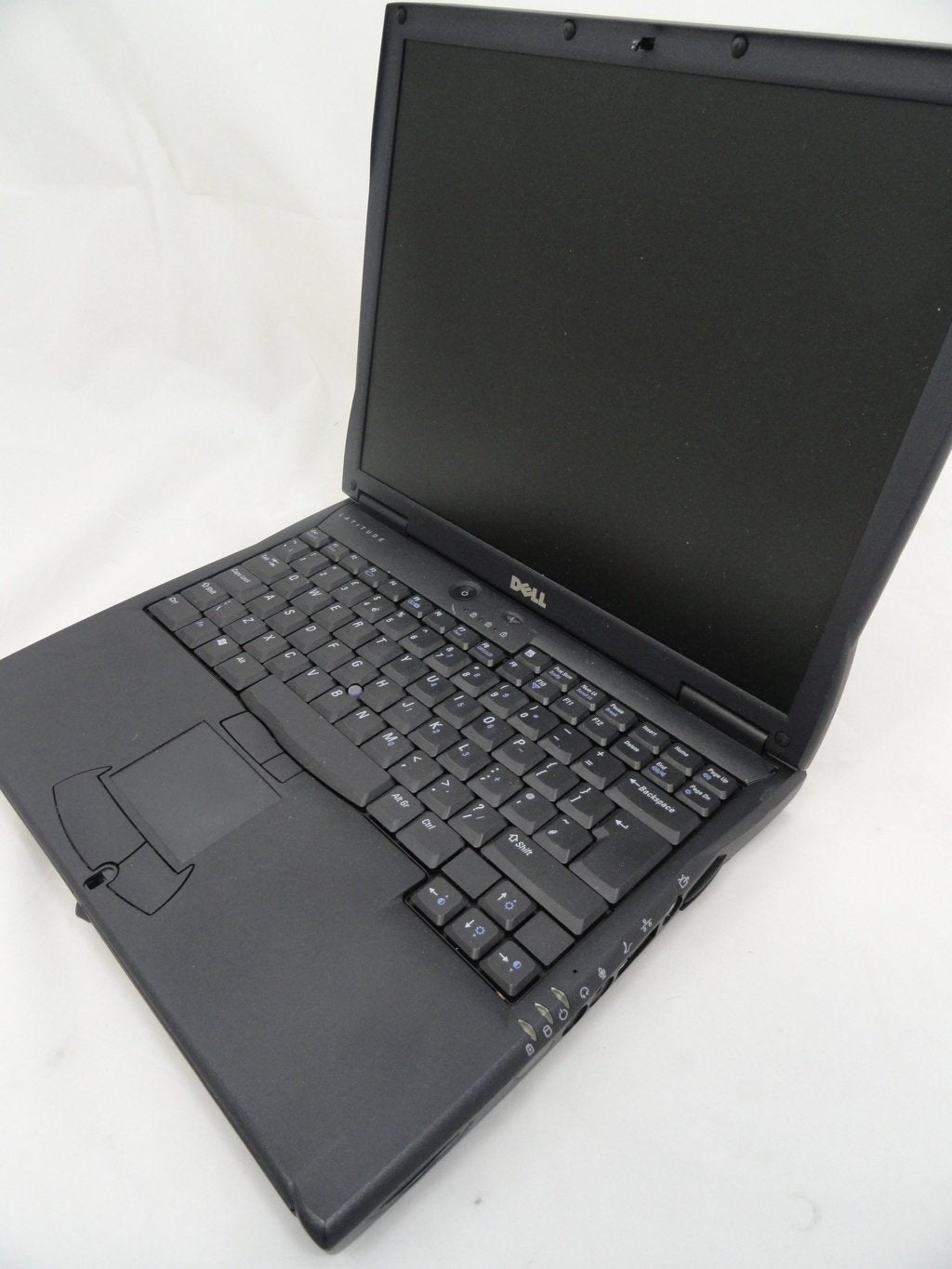 PR04315_791UH_Dell C600 Laptop P3 700Hz 556MB 20GB CD/RW - Image2
