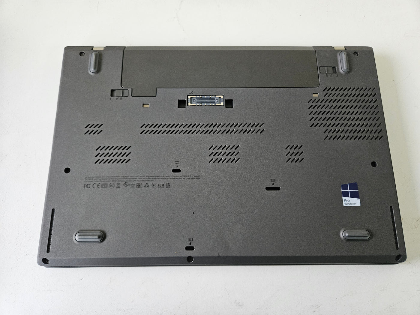 Lenovo ThinkPad T460 256GB 8GB RAM i5-6200U 2.4GHz Win11Pro GERMAN KEYS Laptop ( 20FN-003LUK ) USED