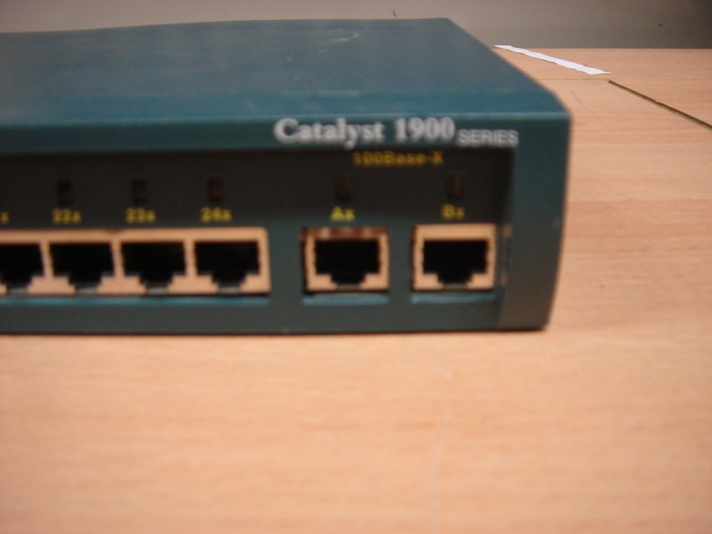 Cisco Systems Catalyst 1900 Series ( WS-C1924-A )