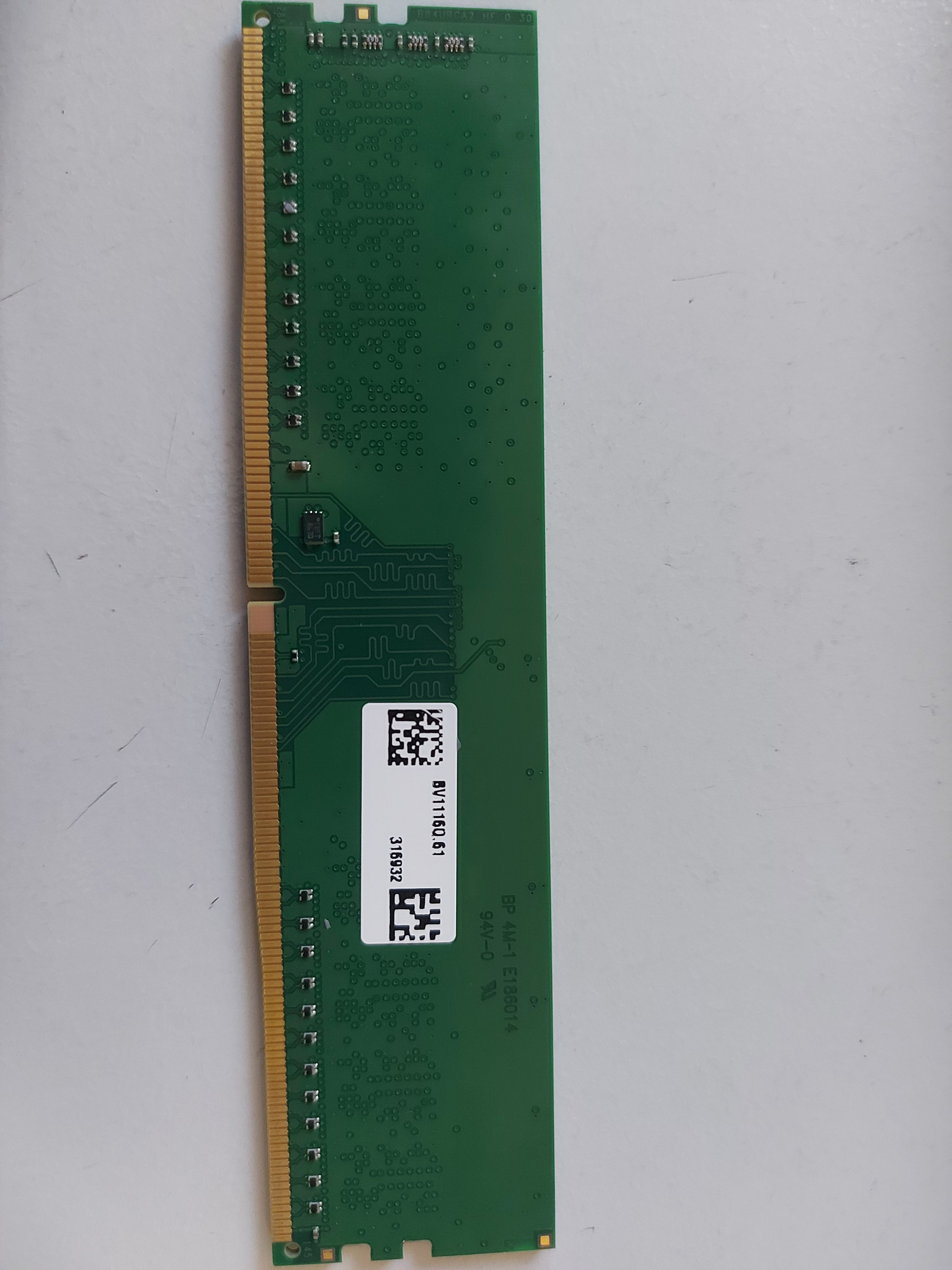 Crucial 8GB PC4-17000 DDR4-2133MHz non-ECC CL15 288-Pin DIMM ( CT8G4DFS8213.M8FB ) REF