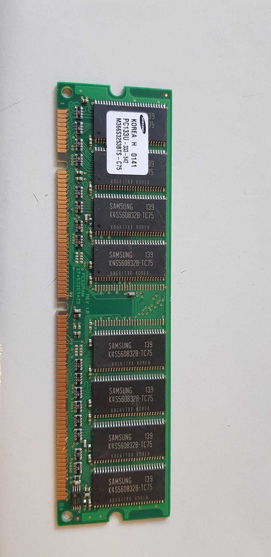 Samsung 256MB 168p PC133 CL3 8c 32x8 SDRAM DIMM ( M366S3253BTS-C75)