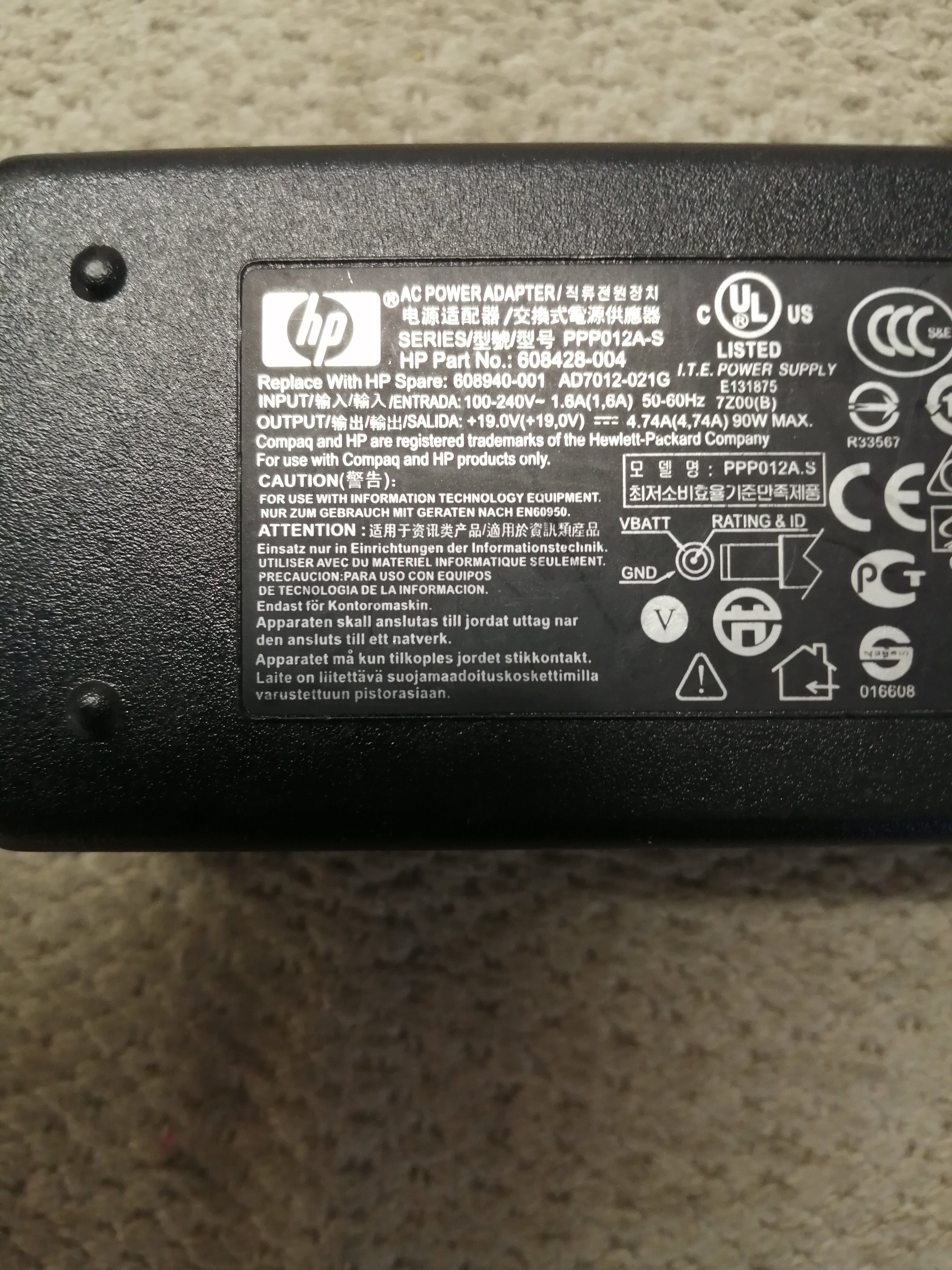 HP AC ADAPTER PPP012A-S IN  240V 1.6A OUT19V 4.74A ( 608428-004 USED )