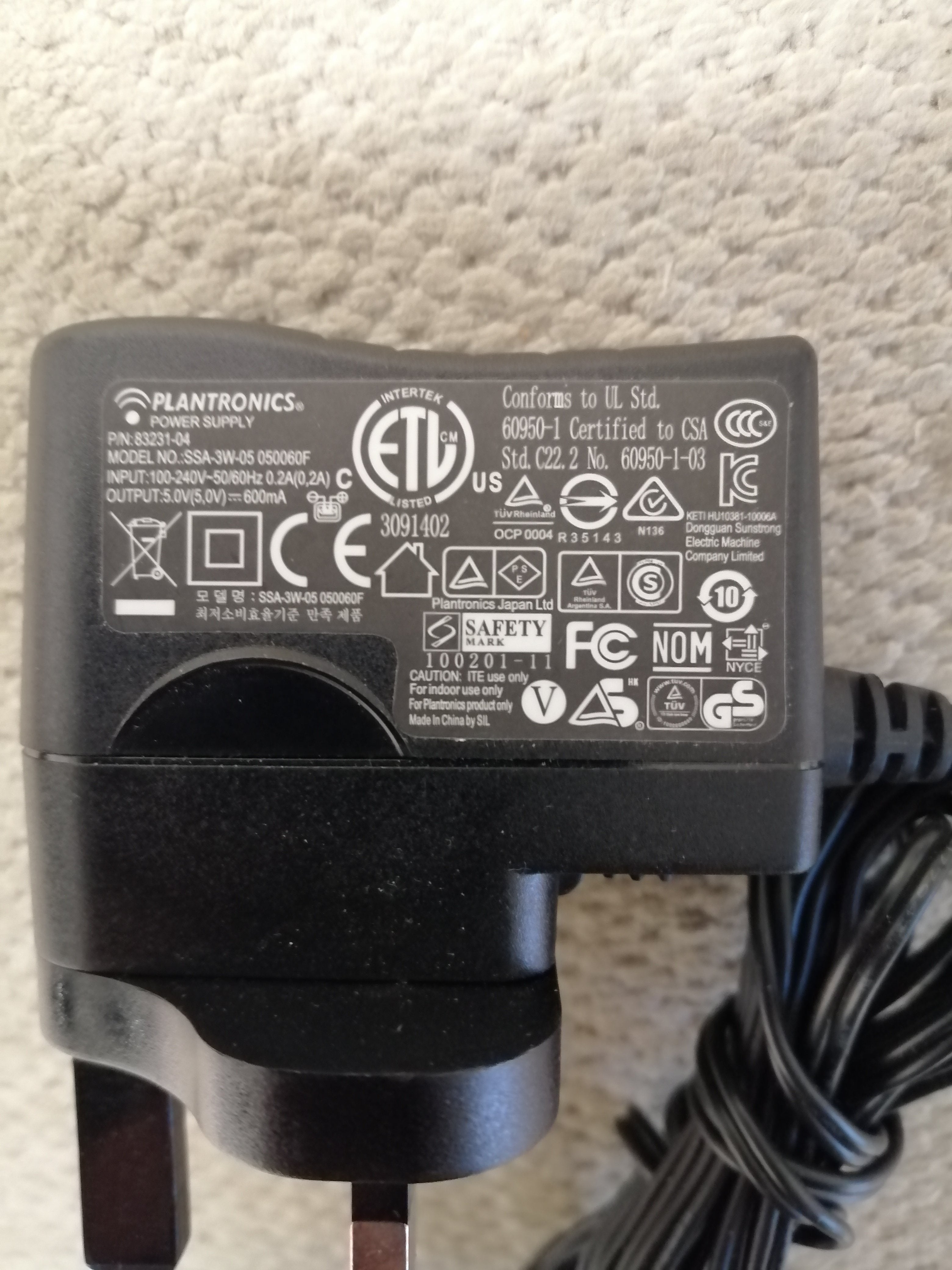 PLANTRONICS POWER SUPPLY SSA-3W-05 5.0V 600mA  ( 83231-04   USED )