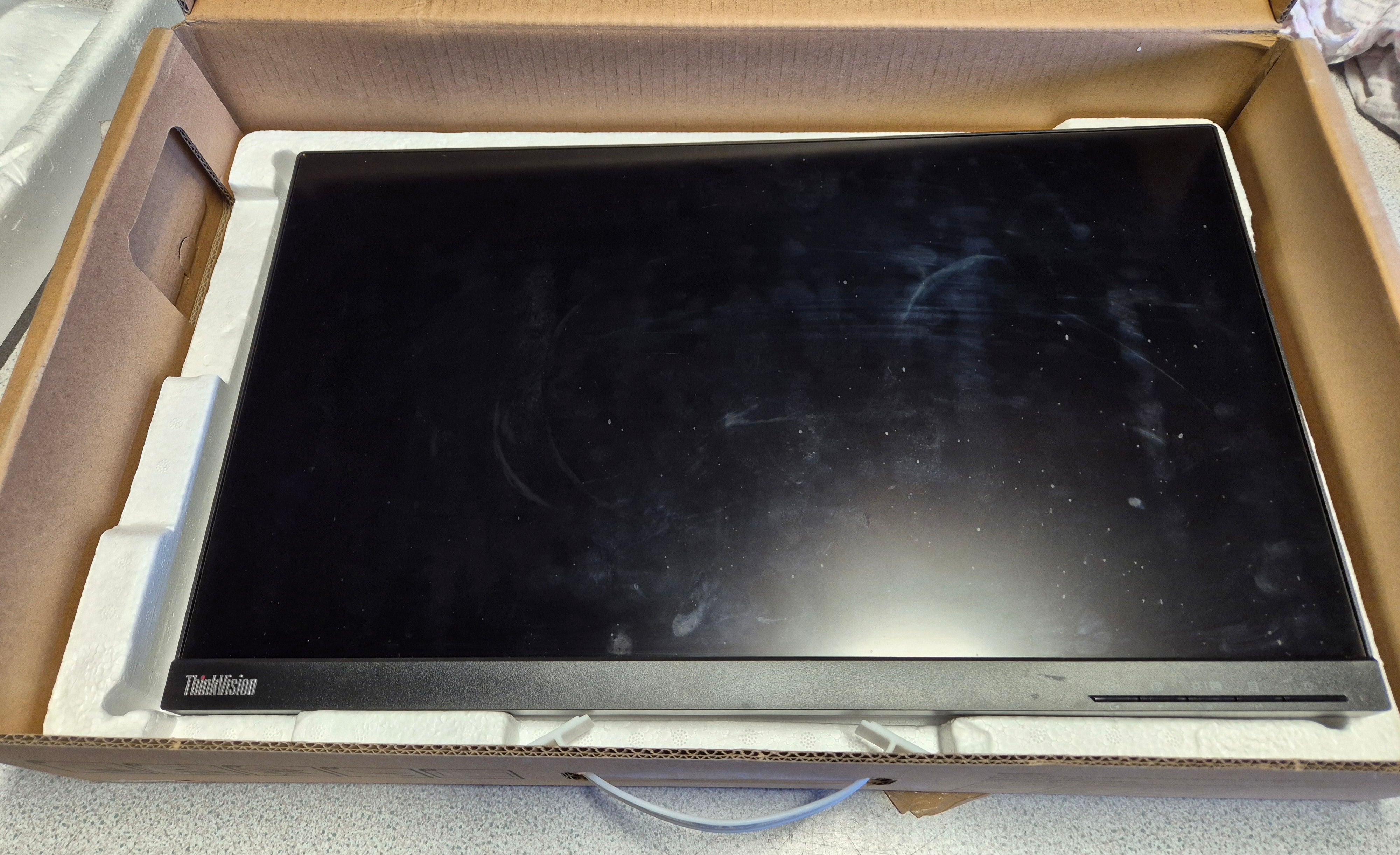 Lenovo ThinkVision S22e-19 21.5” Full HD Monitor - BOXED w/ stand ( 01YY071 ) USED