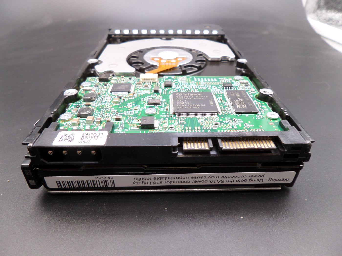 Hitachi 500GB SATA 7200rpm 3.5in HDD ( 0A32412 HDS725050KLA360 ) REF