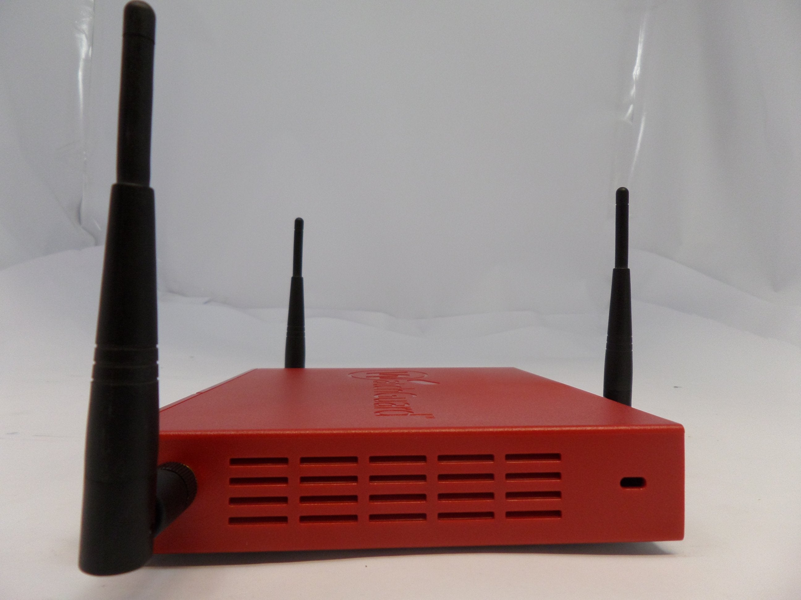WatchGuard XP3E6W Wireless VPN Firewall