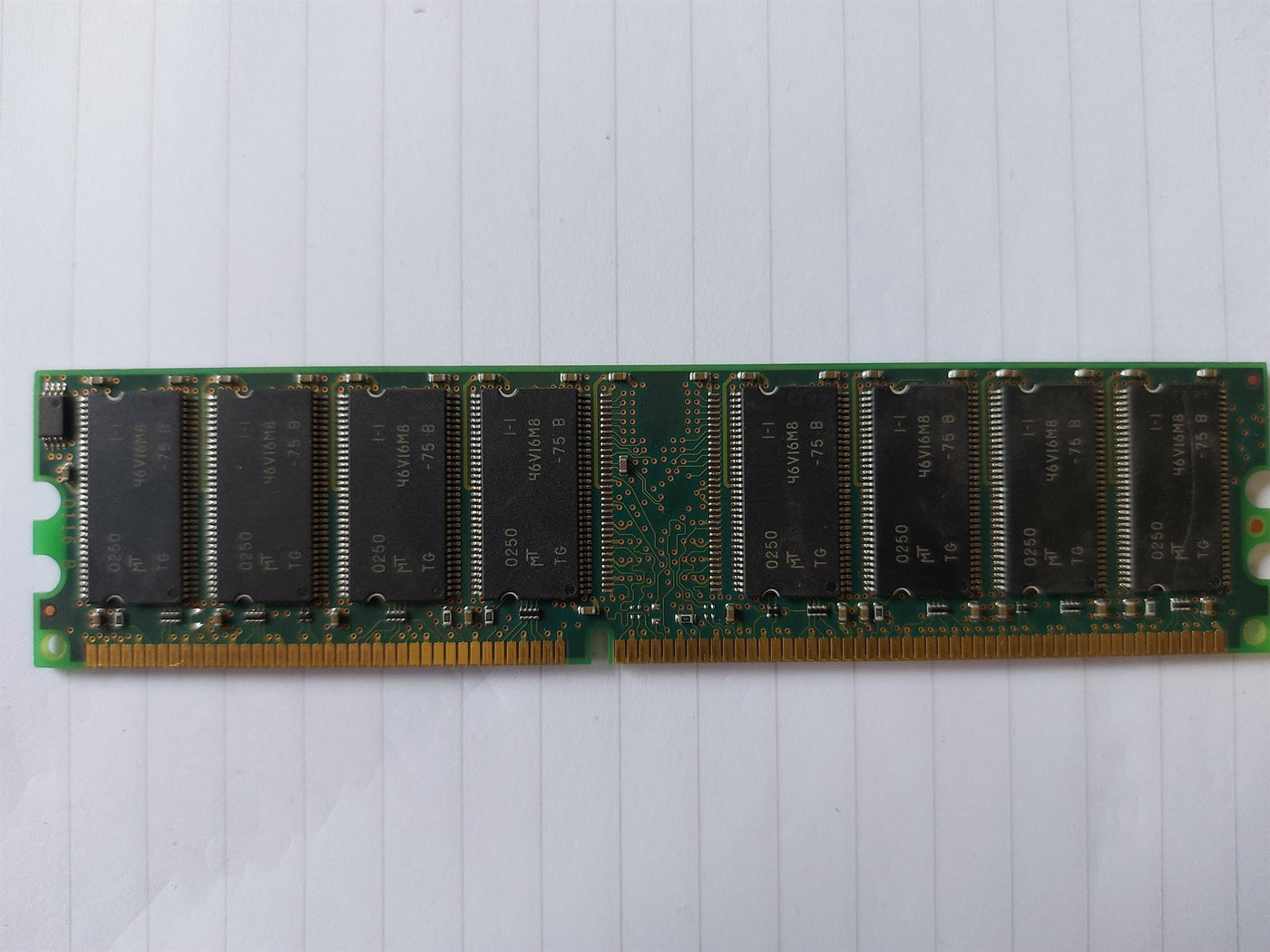 Micron 256MB PC2100 DDR-266MHz non-ECC Unbuffered CL2.5 184-Pin DIMM Dual Rank Memory Module (MT16VDDT3264AG-265B1)