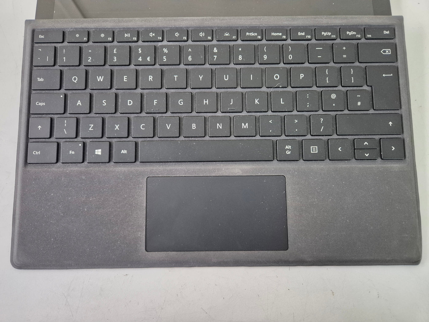 Microsoft Surface Pro 4 240GB SSD 8GB i5-6300U 2.40GHz Win10 12.3" ( 1724 ) USED