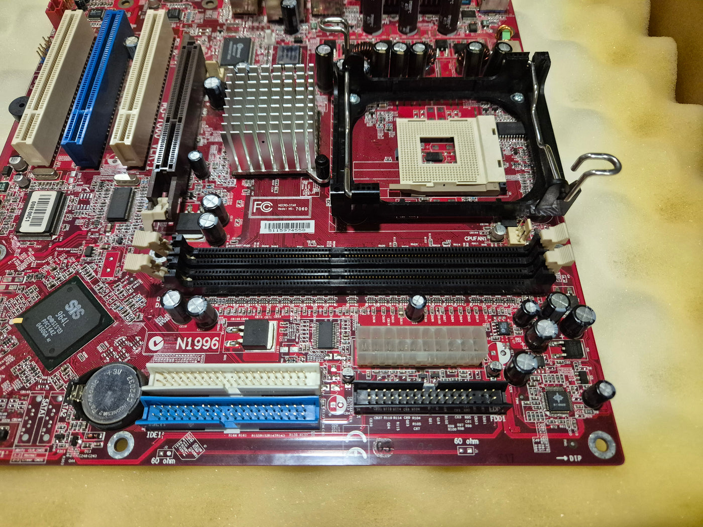 Micro-Star Socket MPGA478B System Board ( MS-7060 ) USED