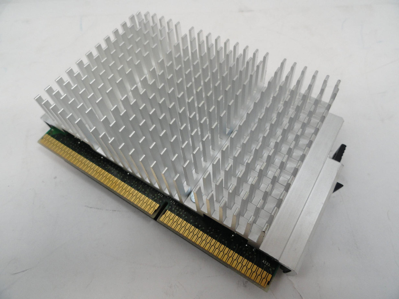 Intel 1GHz 256Kb Cache 133MHz Slot 1 Processor ( SL4BS SL4BS    Intel )