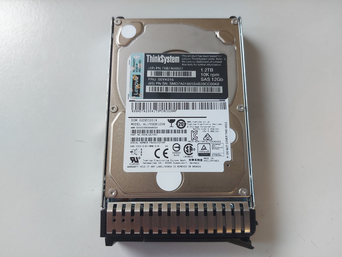 Toshiba Lenovo ThinkSystem 1.2TB 10Krpm SAS 2.5in HDD in Caddy ( AL15SEB120N HDEBL02LPA51 7XB7A00027 00YK016 ) REF
