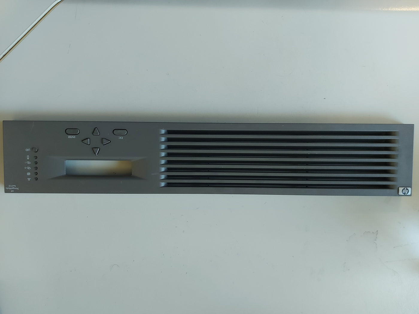 HP StorageWorks hsv210 front bezel. ( 70-41140-01 hsv210    Hewlett Packard )