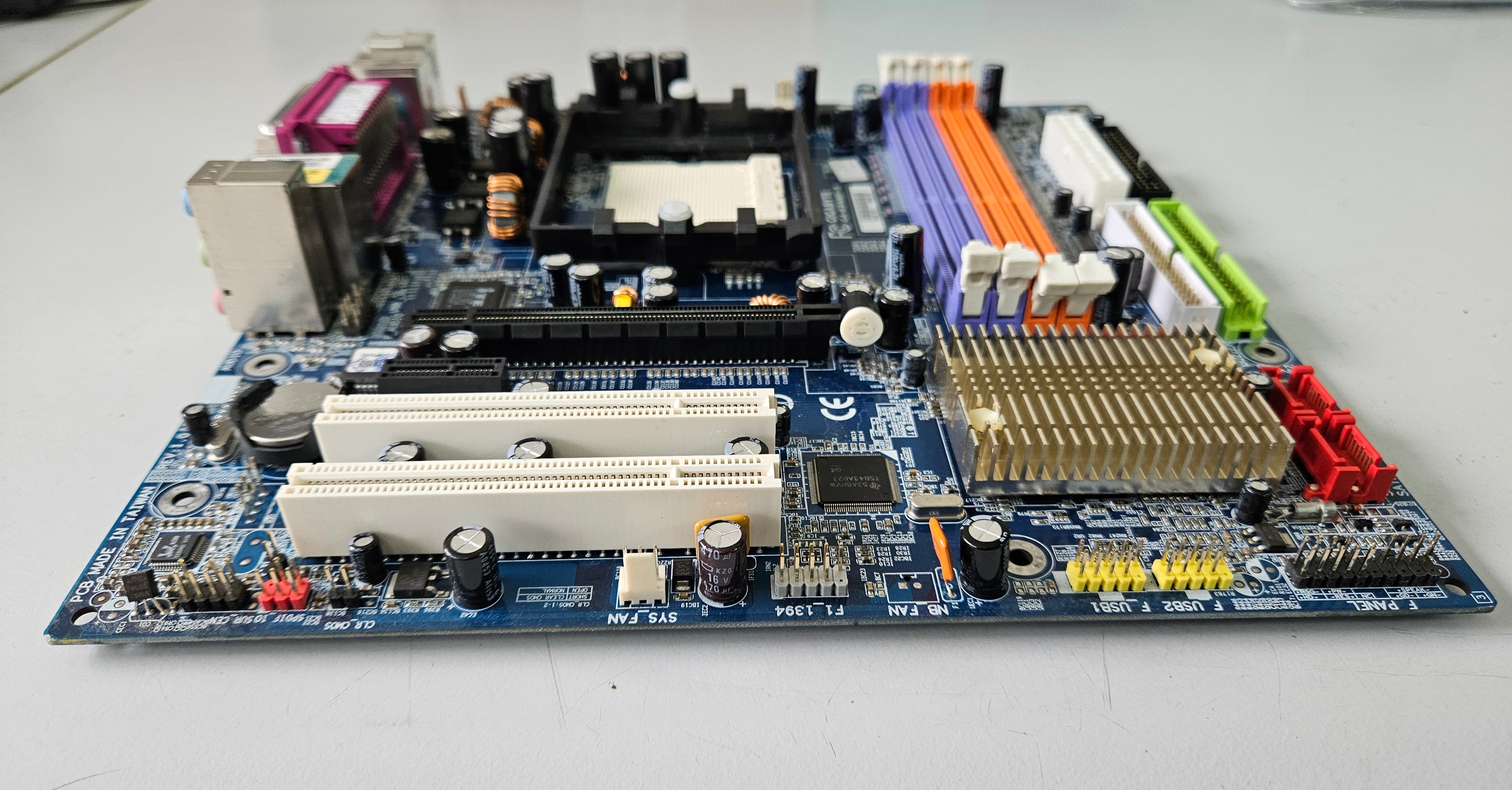 Gigabyte AMD Socket 939 Motherboard ( GA-K8NMF-9 ) USED