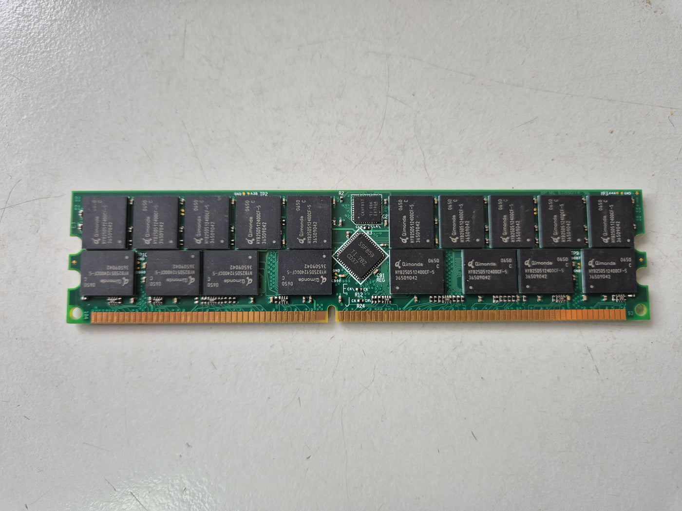 Apacer 2GB PC3200 DDR 400MHz ECC Reg CL3 DIMM ( 76.A224G.029 ) REF