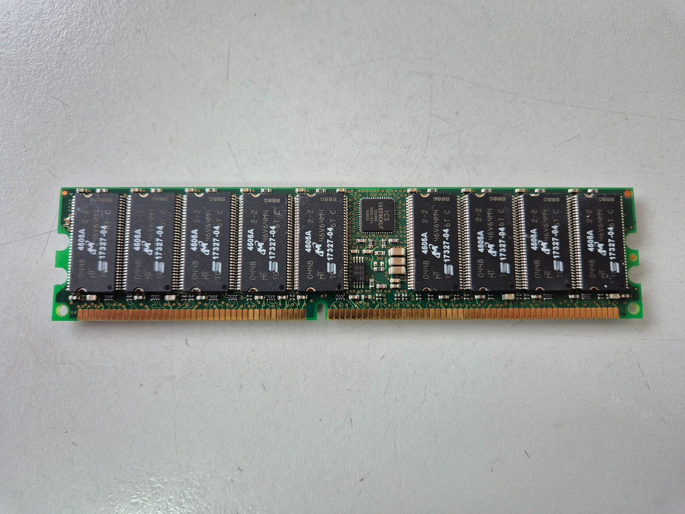Micron 1GB PC2100 DDR-266MHz Registered ECC CL2.5 184-Pin DIMM ( MT36VDDT12872G-265C2 09N4308 ) REF